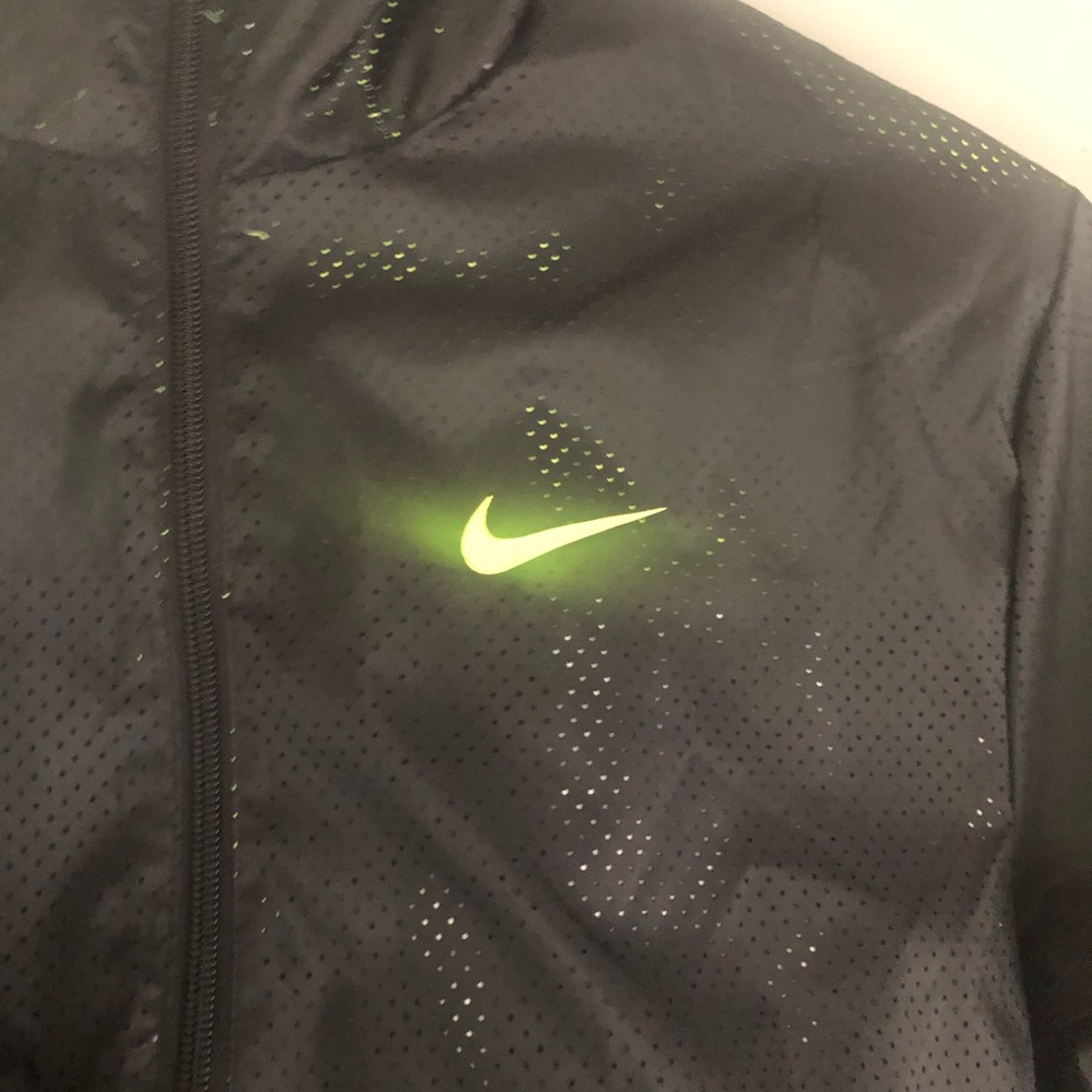 Reversible Nike Windbreaker - Picture 3 of 9